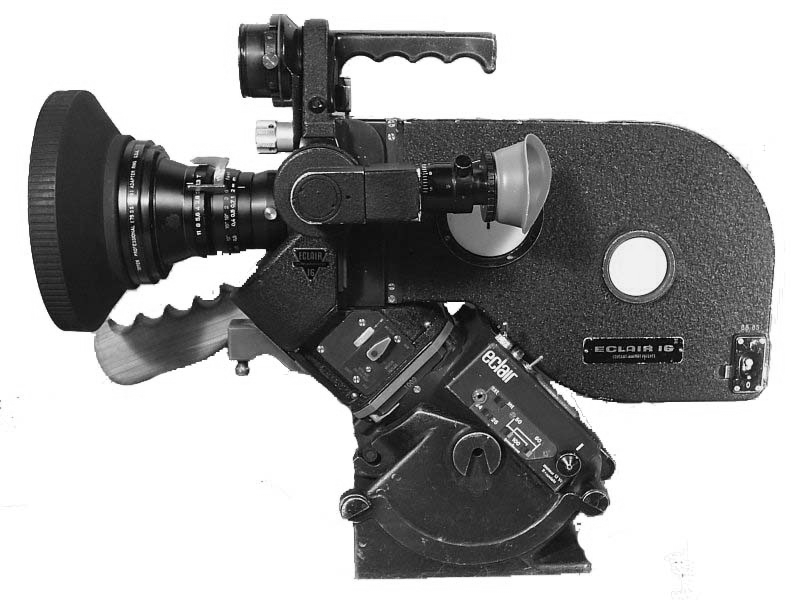 Кинокамера делает 32 за 2. Кинокамера 16 СП. Пленочная кинокамера 16мм cp3. Кинокамера Альфа 16мм. 16-Мм кинокамера Маурер.